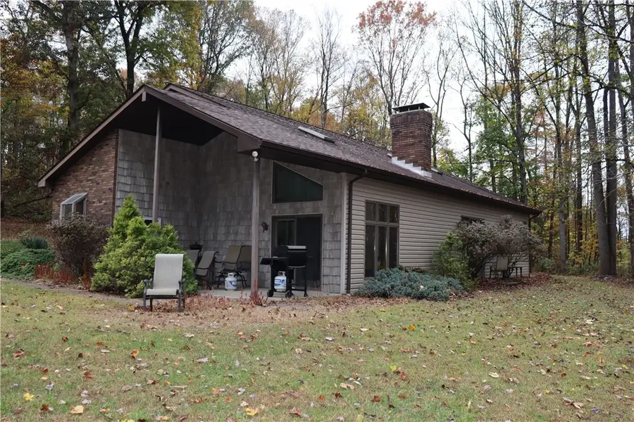 566 Monte Ln, Derry Township, PA 15717 - Image #3