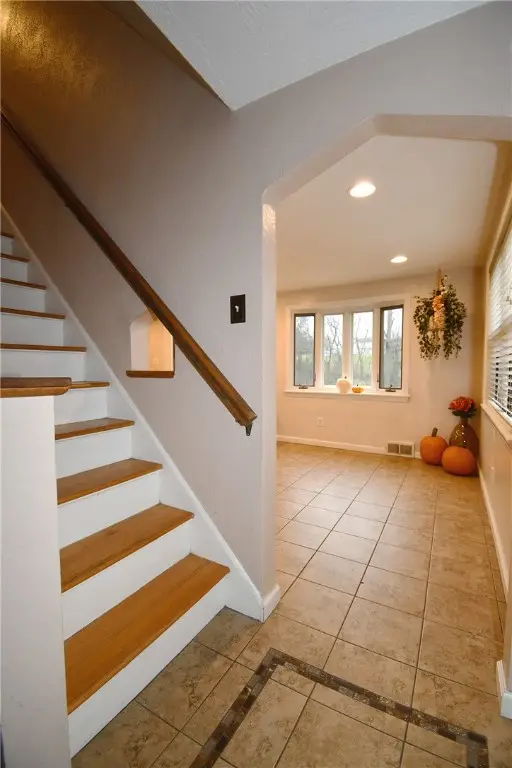 110 Thames Pl, Upper Saint Clair, PA 15241 - Image #2