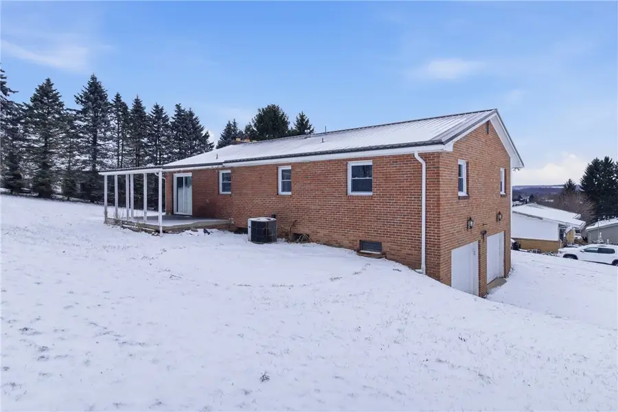 185 Sunset Dr, Chevy Chase Heights, PA 15701 - Image #3