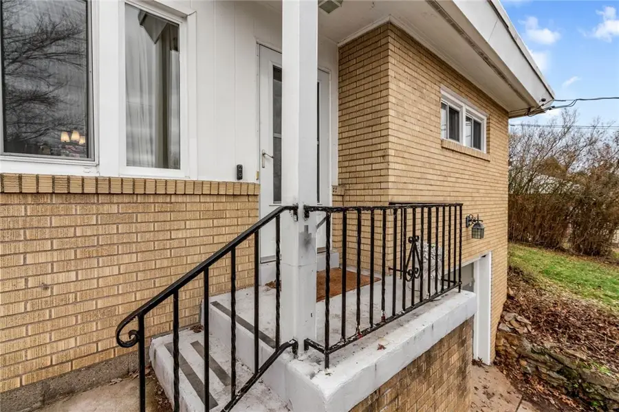 172 E Wedgewood Drive, Ross Township, PA 15229 - Image #2