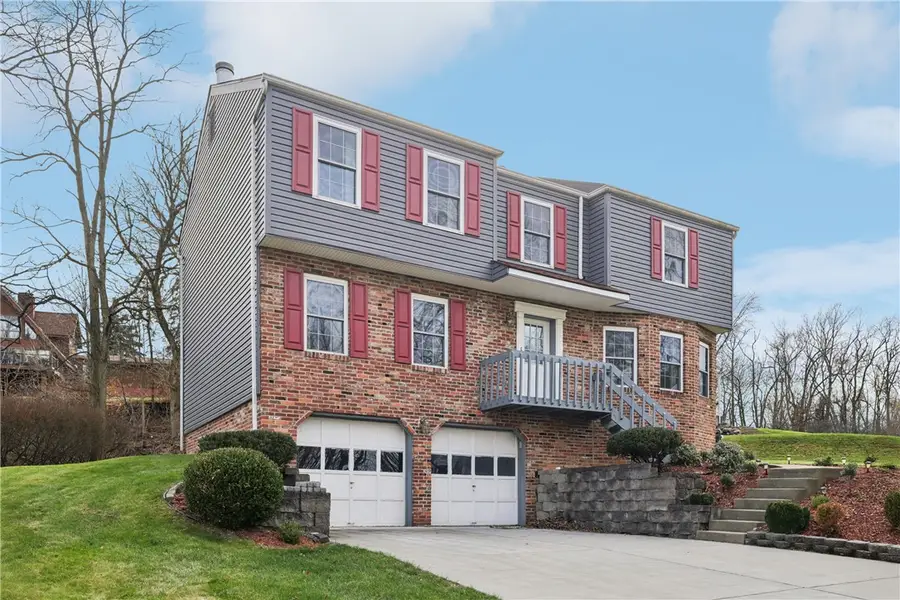 11006 Hunters Woods Lane, North Huntingdon, PA 15642 - Image #2