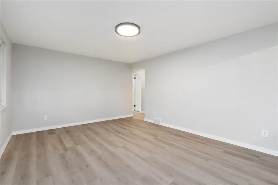 313 Benchoff St, Elizabeth Township, PA 15037 - Image #3