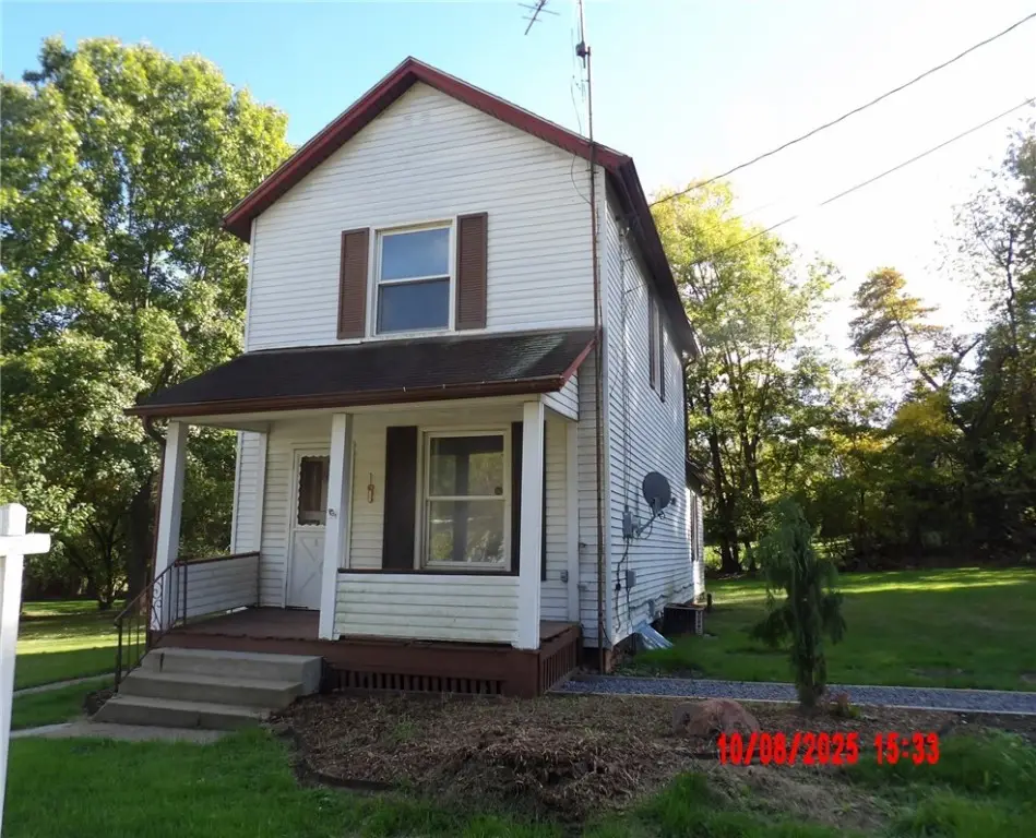 425 Grove St, Hermitage, PA 16148 - Image #1