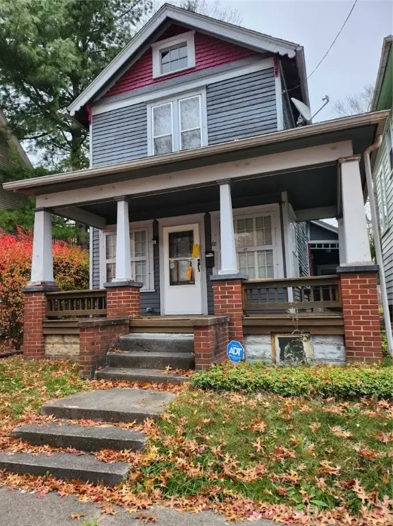 88 Elm Ave, Sharon, PA 16146