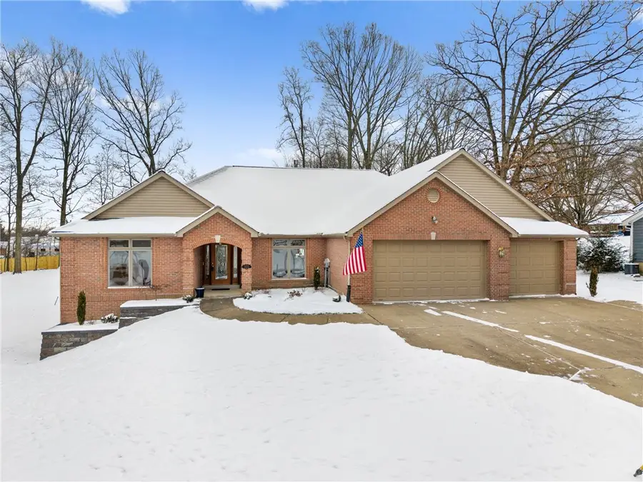 1533 Robertson Dr, Franklin Park, PA 15237 - Image #2