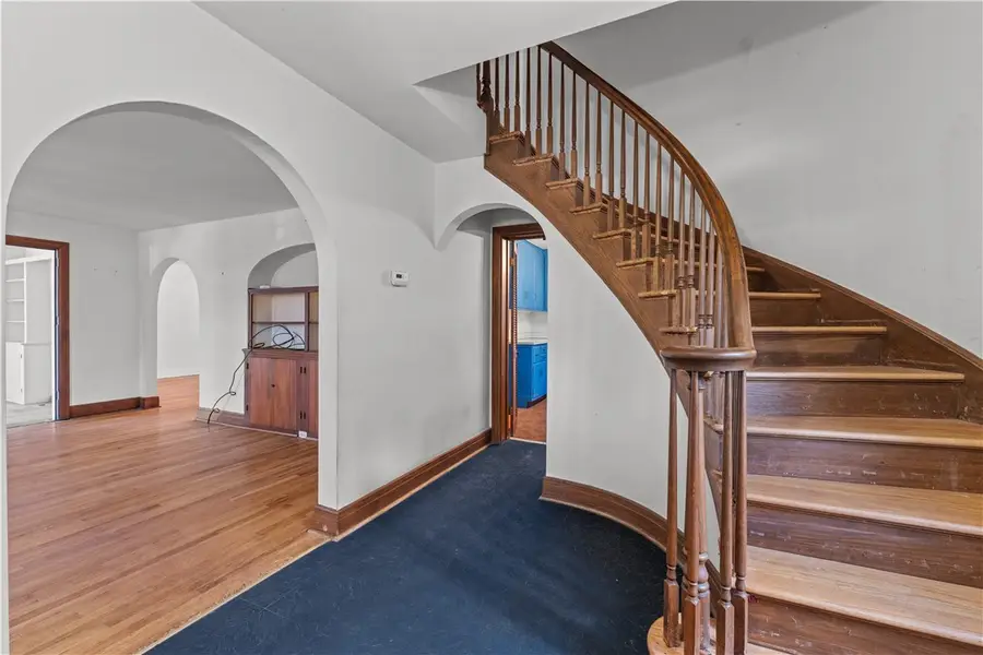 326 Orchard Dr, Mount Lebanon Township, PA 15228 - Image #3