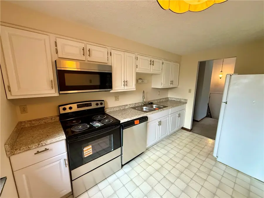 120 Sugar Maple Cir, North Franklin, PA 15301 - Image #2