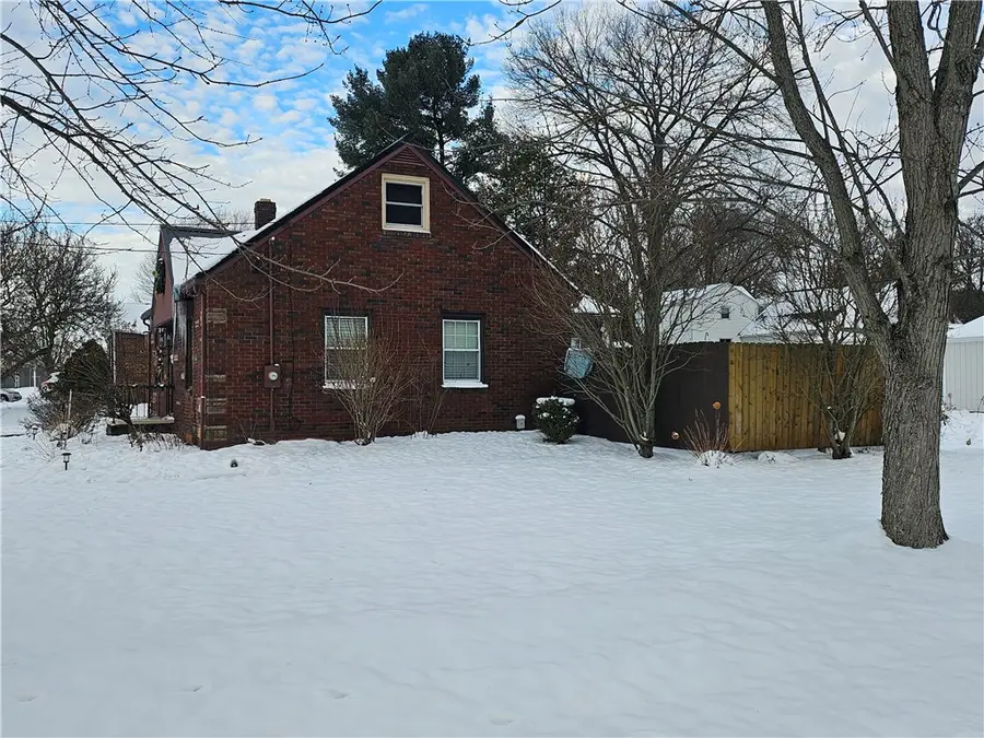 102 W Elizabeth, New Castle Northwest, PA 16105 - Image #3