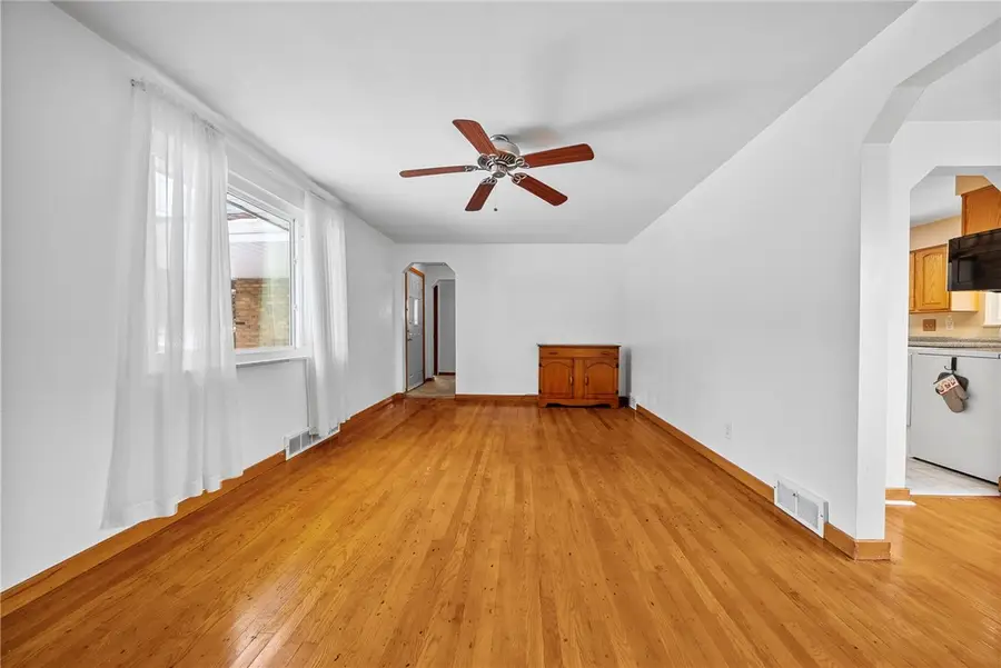 836 Division St, West Mifflin, PA 15122 - Image #3