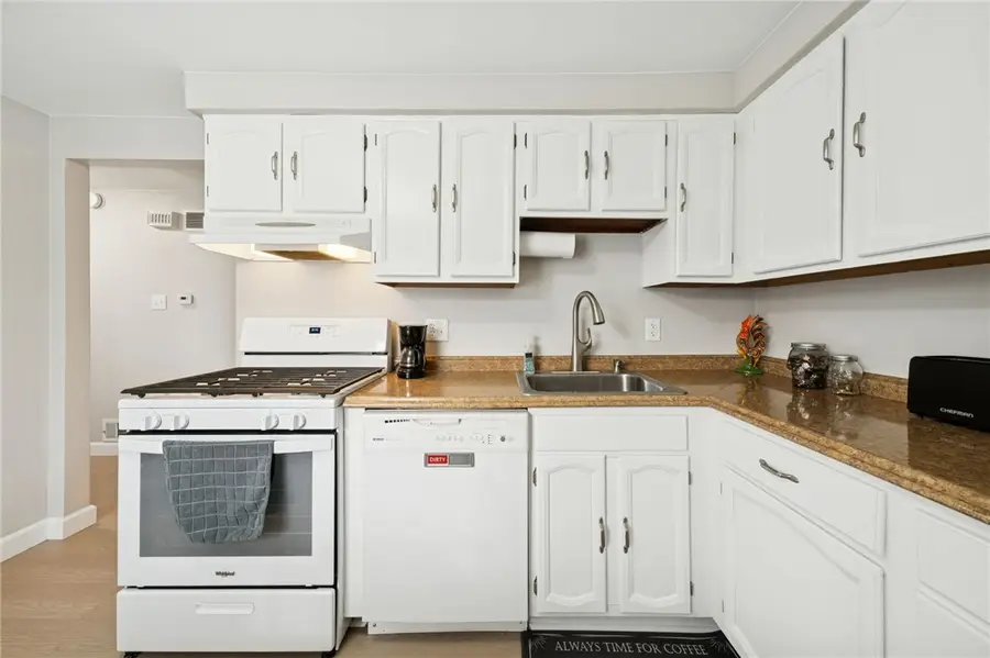 347 Clavale Dr., North Versailles, PA 15137 - Image #3