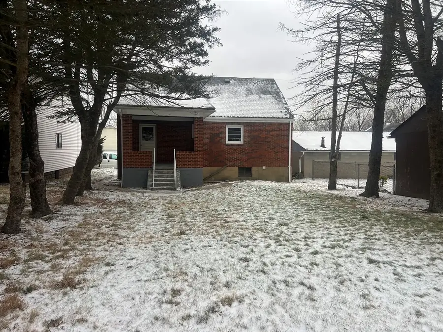 1020 Poe St, Vandergrift, PA 15690 - Image #2