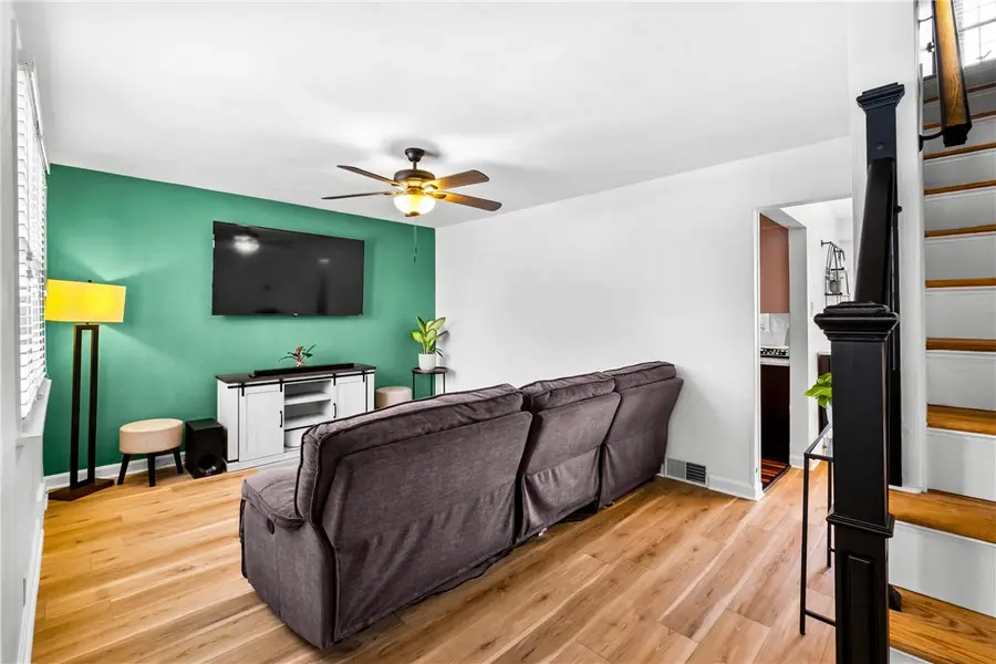 557 Hillcrest Ave, Stowe, PA 15136 - Image #3