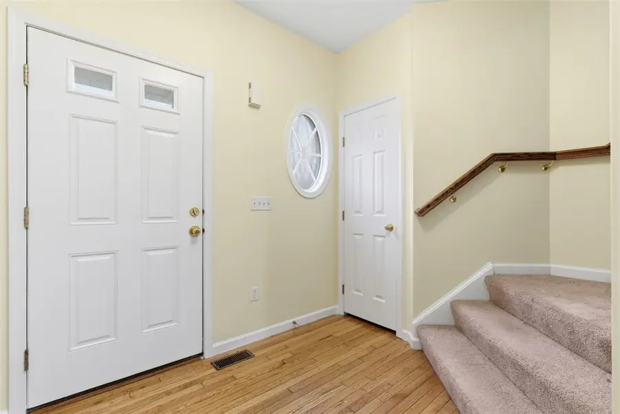 154 Southern Valley Ct, Adams, PA 16046 - Image #2