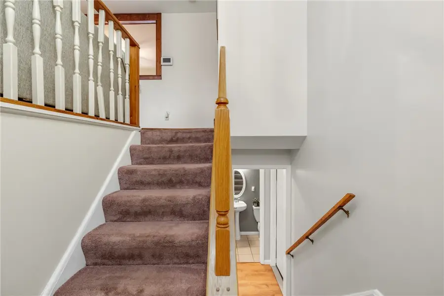 576 Joan Street, Cranberry Township, PA 16066 - Image #2