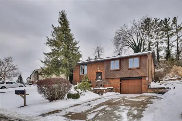 334 Florida Dr, Oakdale, PA 15071