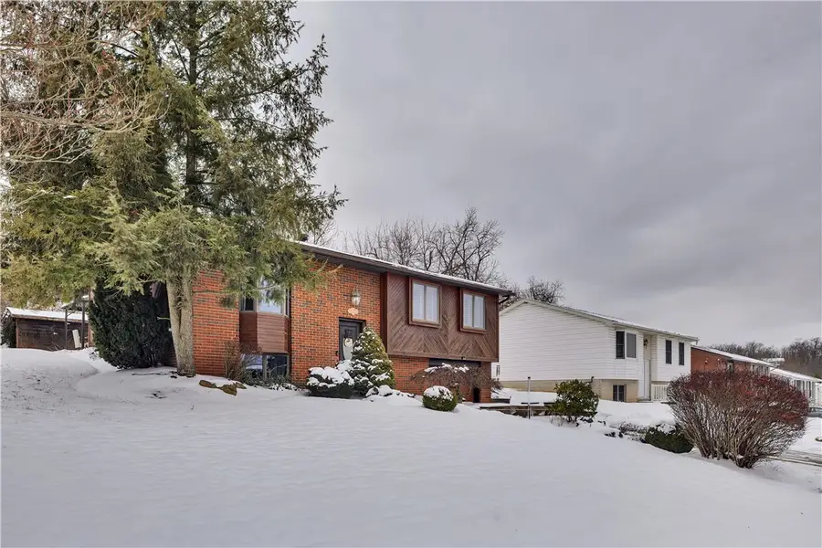 334 Florida Dr, Oakdale, PA 15071 - Image #3