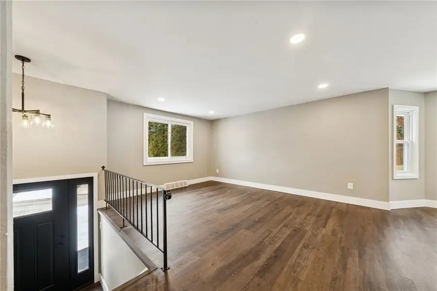 146 Michigan Ave, Lower Burrell, PA 15068 - Image #2