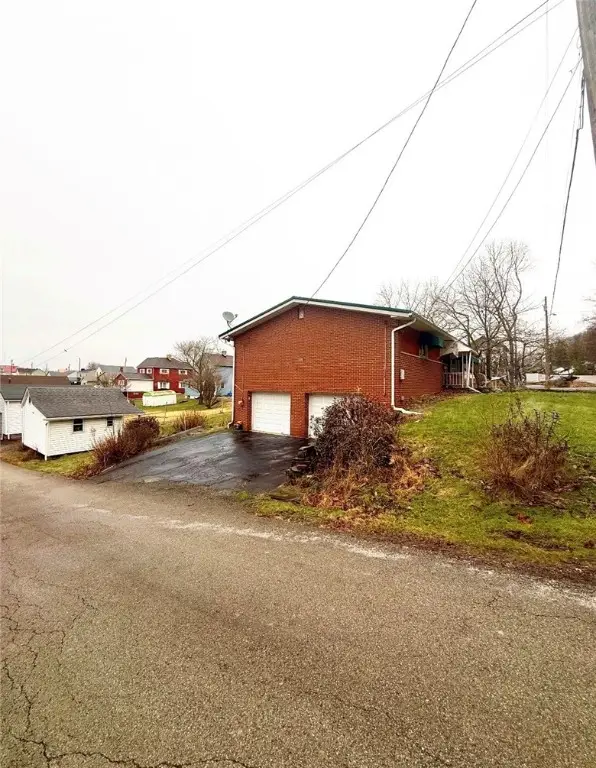 404 Bryant St, Vandergrift, PA 15690 - Image #3