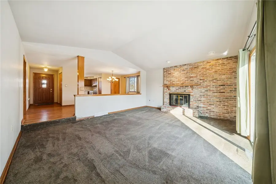 519 Pamela Dr, Penn Township, PA 15636 - Image #2