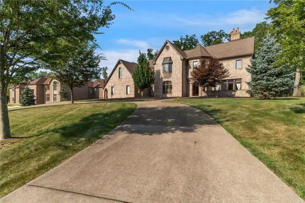 2167 S Villa Dr, Hampton, PA 15044