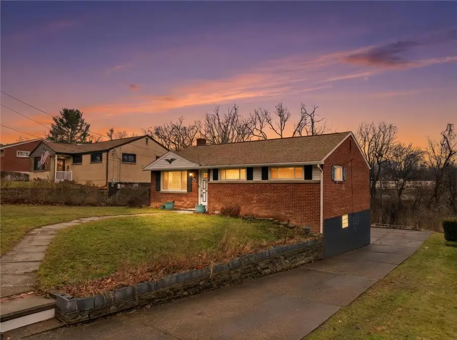 4923 Leona Dr, Pittsburgh, PA 15227 - Image #2