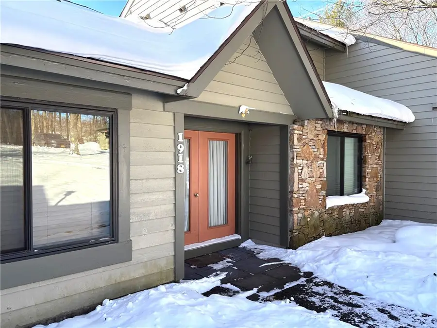 1918 South Ridge Court, Jefferson, PA 15502 - Image #2