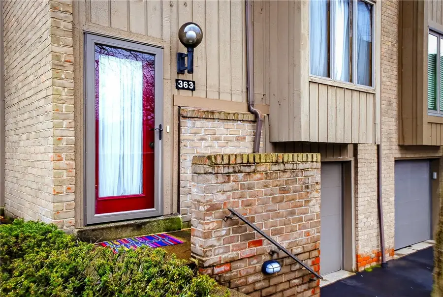 363 Hawthorne Ct, Pittsburgh, PA 15237 - Image #2