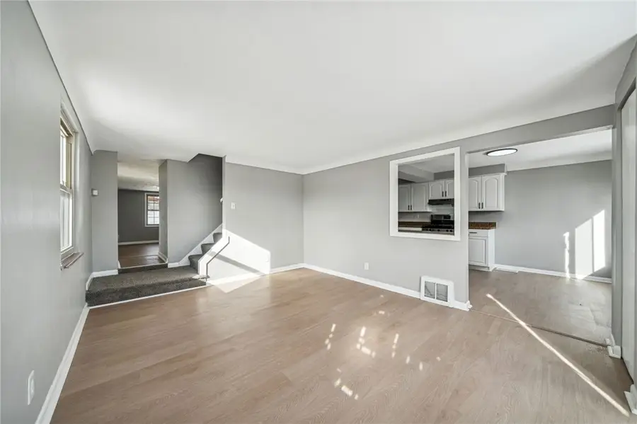 417 Longview Dr, Monroeville, PA 15146 - Image #2