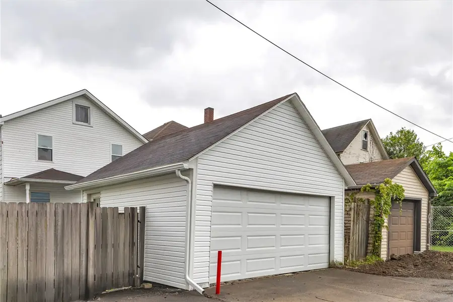 623 E 3rd Ave, Tarentum, PA 15084 - Image #3