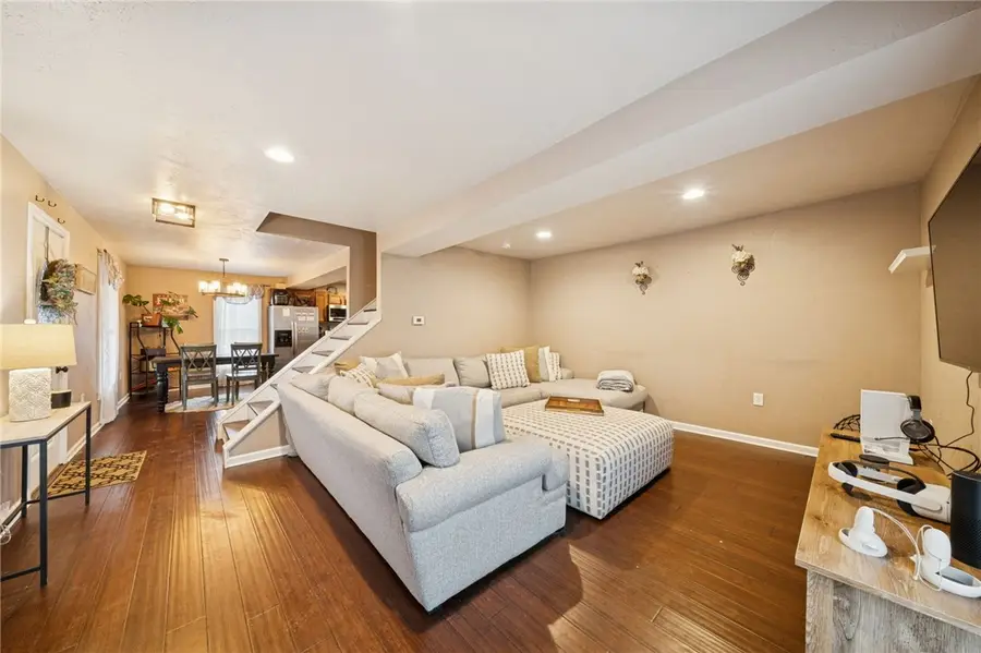 869 Middletown Rd, Hempfield, PA 15672 - Image #3