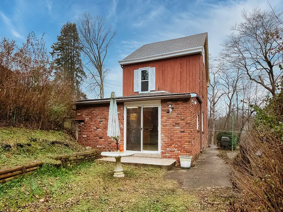 229 Copperfield Ave, Pittsburgh, PA 15210 - Image #2