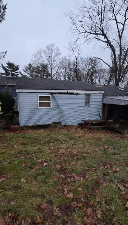 1110 N Bluff Dr, New Kensington, PA 15068