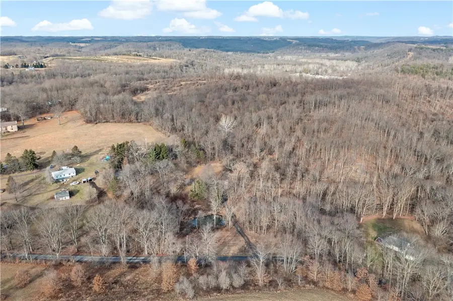 235 Murdocksville Rd, Clinton, PA 15026 - Image #2