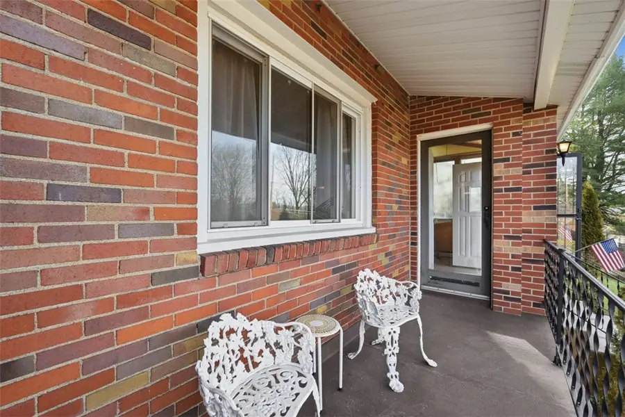 111 Dauntless Dr, Penn Hills, PA 15235 - Image #2