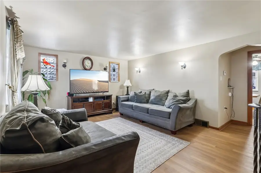 422 Mifflin St, West Mifflin, PA 15122 - Image #2