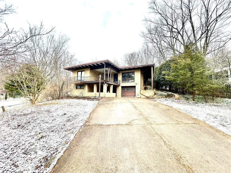 107 Rockwell Dr, Hempfield Township, PA 15644 - Image #3