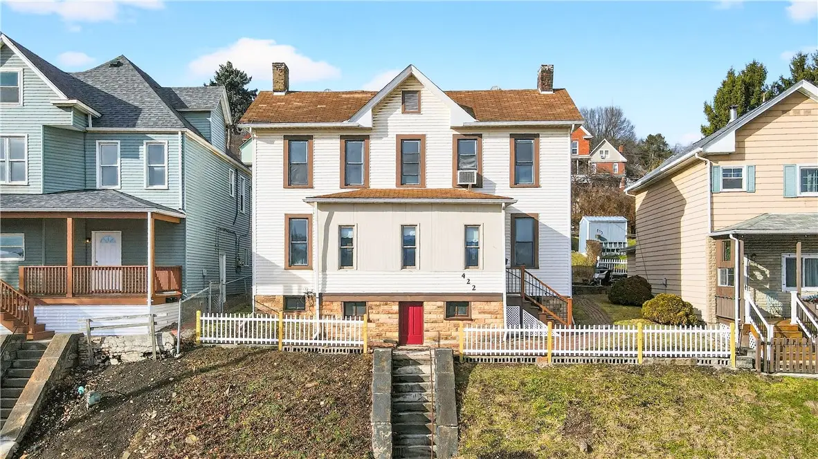 422 W 7th Ave, Tarentum, PA 15084 - #1
