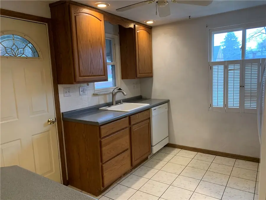 2660 Glenny Lane, West Mifflin, PA 15122 - Image #3