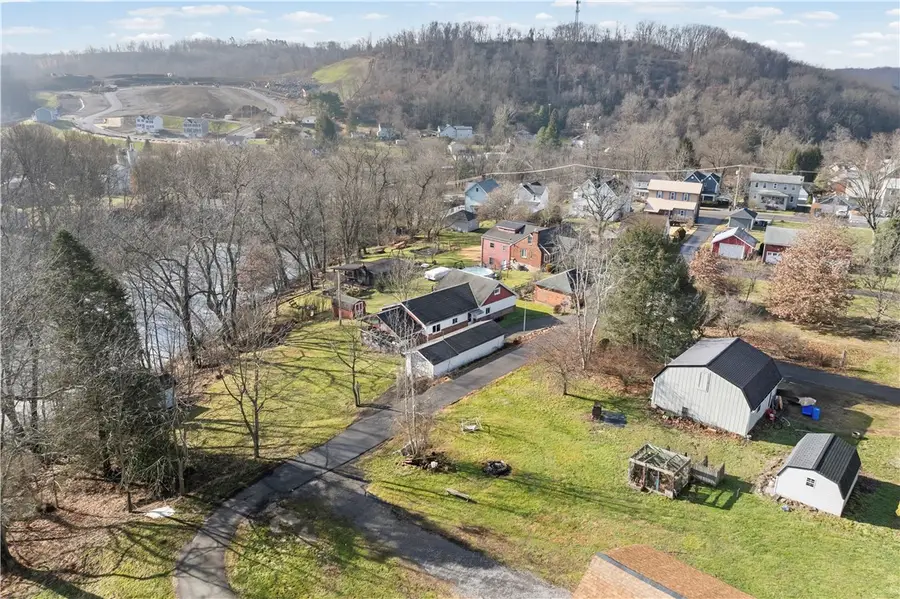 2 Lakeside Dr, Evans City, PA 16033 - Image #2