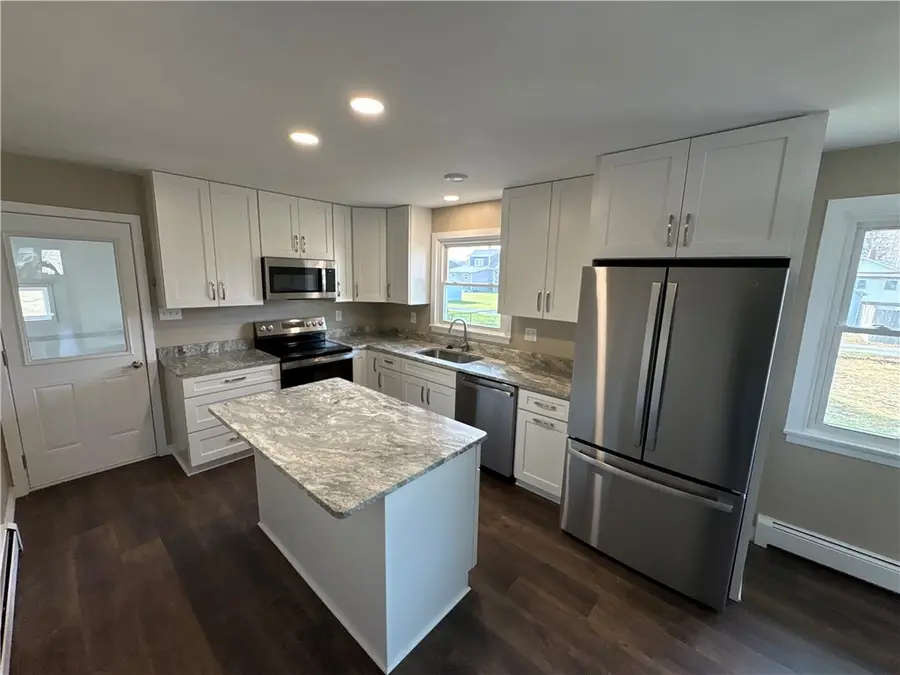 215 Martin Ave, Ellwood City, PA 16117 - #3