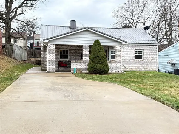 210 Carson St, Springdale Twp, PA 15144