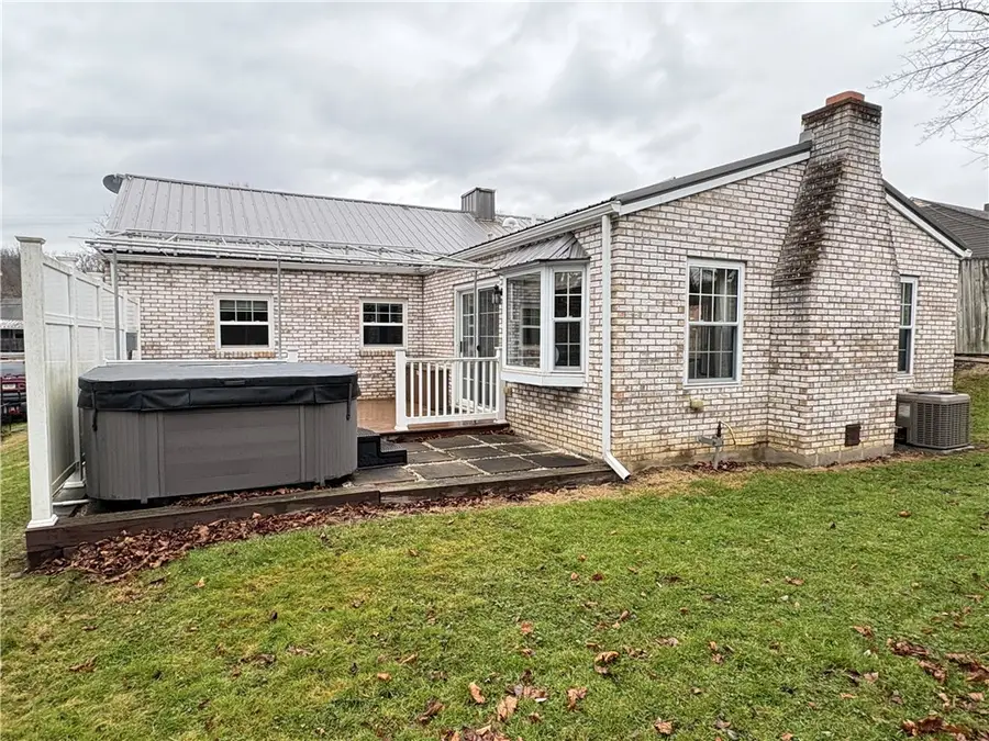 210 Carson St, Springdale Township, PA 15144 - Image #2