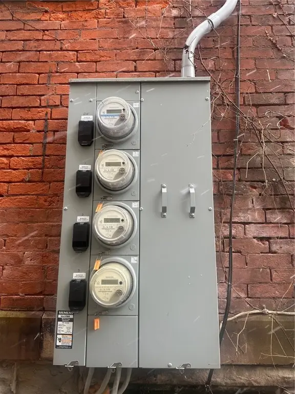 702 Whitney Ave, Wilkinsburg, PA 15221 - Image #2