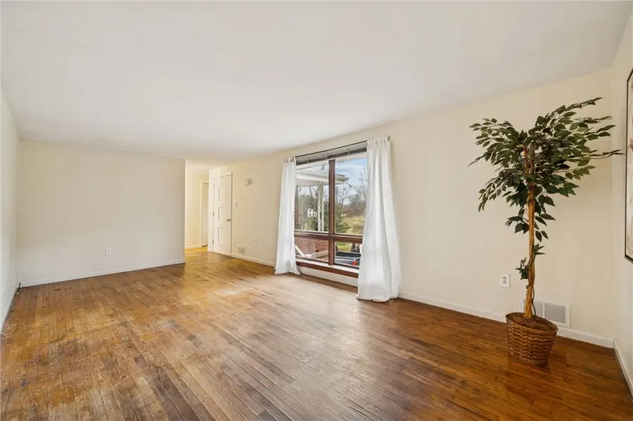 116 Grange Rd, Hempfield, PA 15601 - Image #3