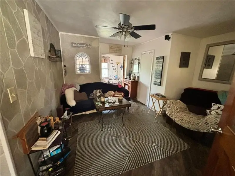 170 Portman St, McKees Rocks, PA 15136 - Image #2