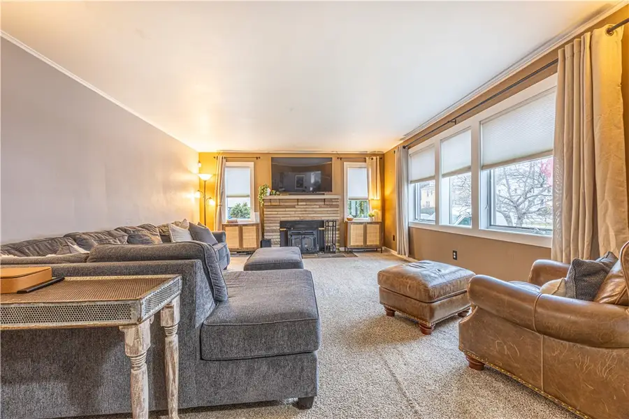 63 Evergreen Ter, Uniontown, PA 15401 - Image #2