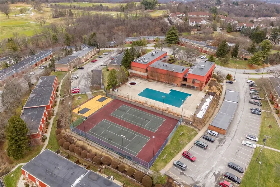 139 Community Ct, Pennsbury Village, PA 15205 - Image #3