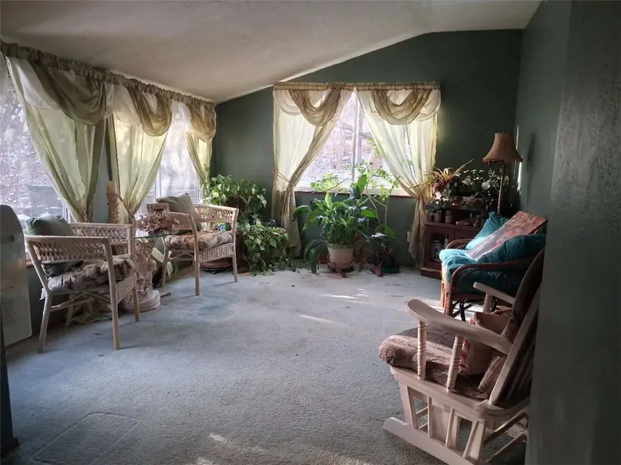 986 Coverdale St, Pittsburgh, PA 15220 - Image #2