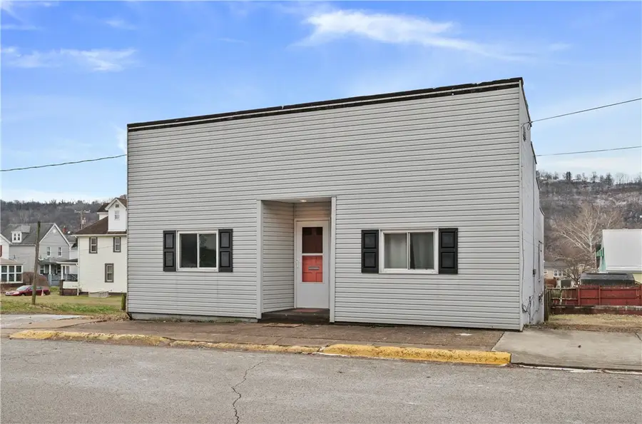 744 Lincoln Ave, Springdale, PA 15144 - Image #3