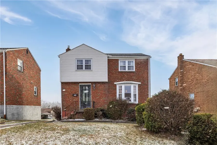 571 Helena St, East McKeesport, PA 15035 - #2